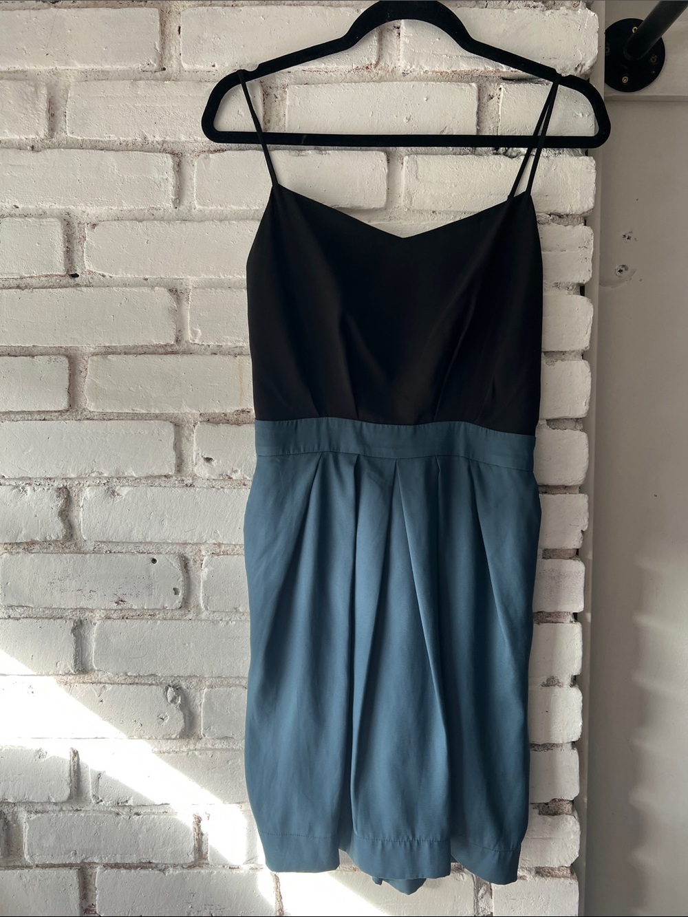 Black & Teal Two-Tone Spaghetti Strap Dress with pockets lightweight flowy pleat